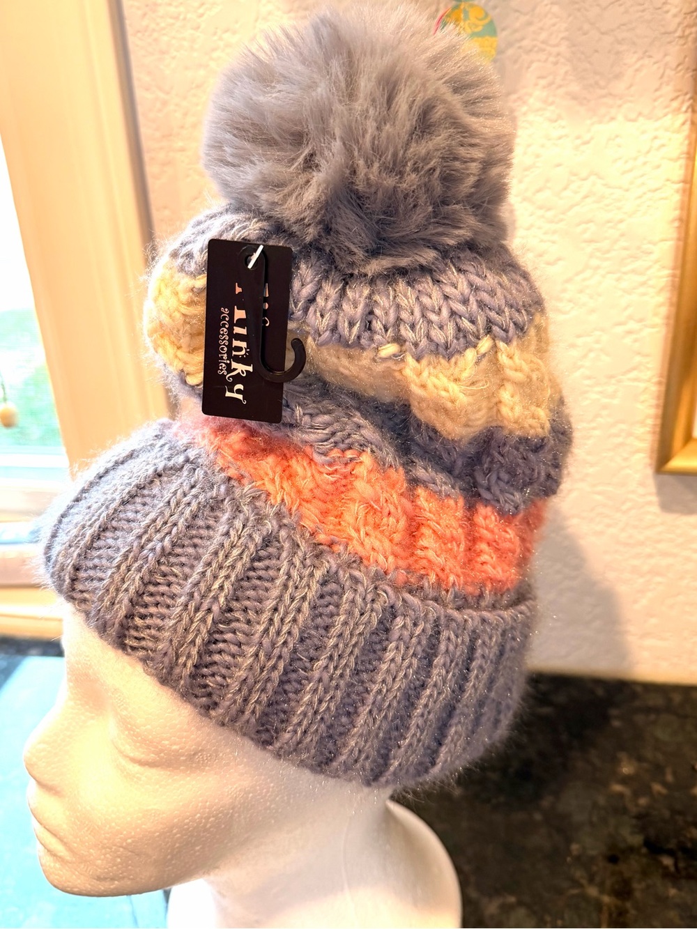 NWT Minky Accessories Beanie Knit Hat w Pom Pom. Ski. Winter. Cozy. Soft